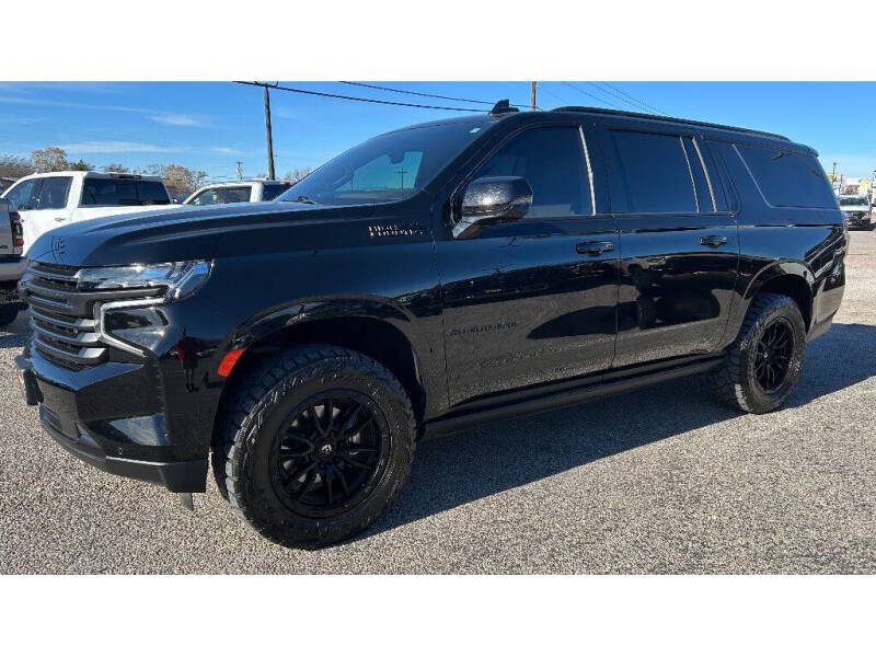 2023 Chevrolet Suburban High Country's photo