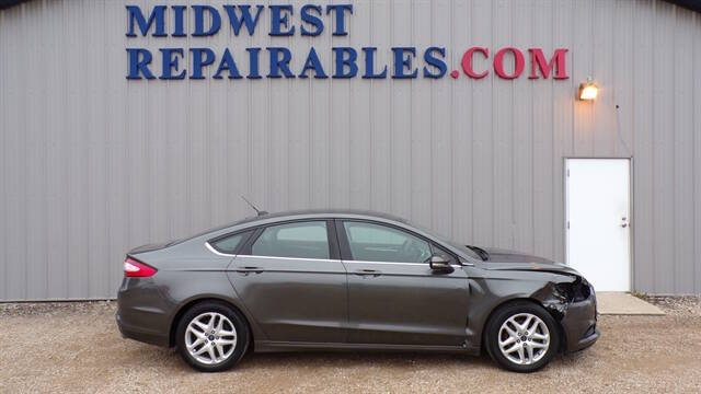 2016 Ford Fusion SE