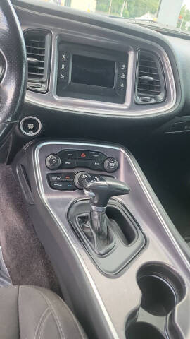 2017 Dodge Challenger SXT