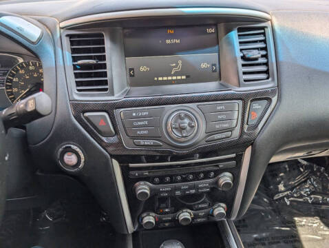 2020 Nissan Pathfinder SV