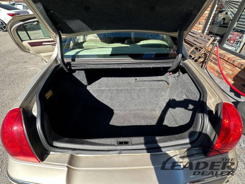 2011 Lincoln Town Car Signature Limited