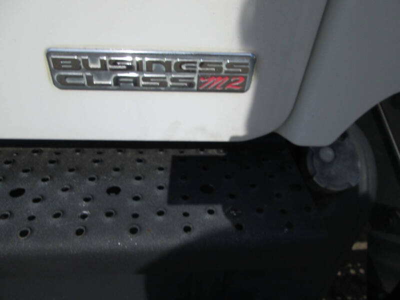 2007 Freightliner Business class M2