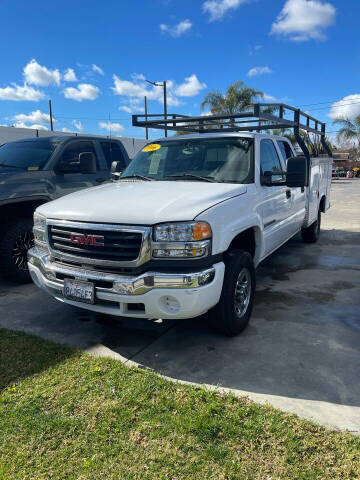 2006 GMC Sierra 2500HD for sale at Williams Auto Mart Inc in Pacoima CA