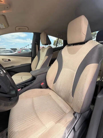 2016 Toyota Prius Two