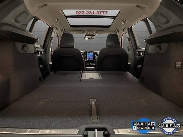 2025 Volvo XC40 B5 Plus Bright Theme