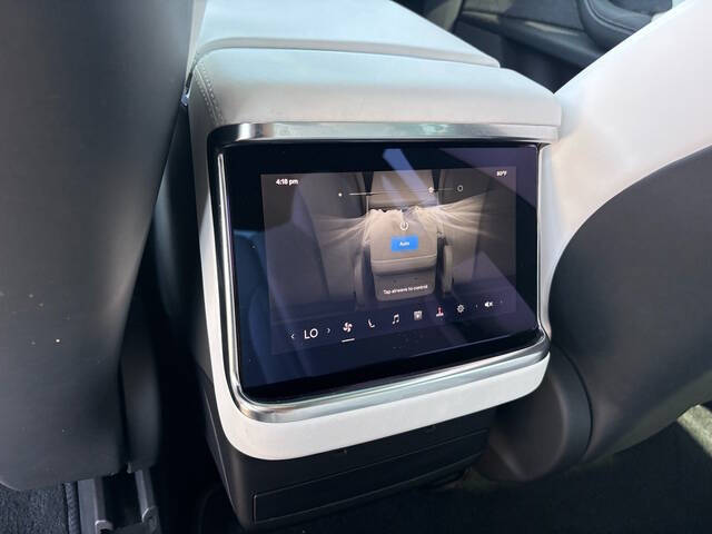 2023 Tesla Model X 24