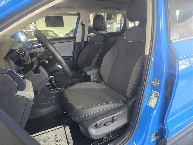 2024 Volkswagen Taos SE 4Motion