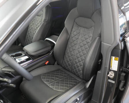 2023 Audi SQ8 4.0T quattro Premium Plus