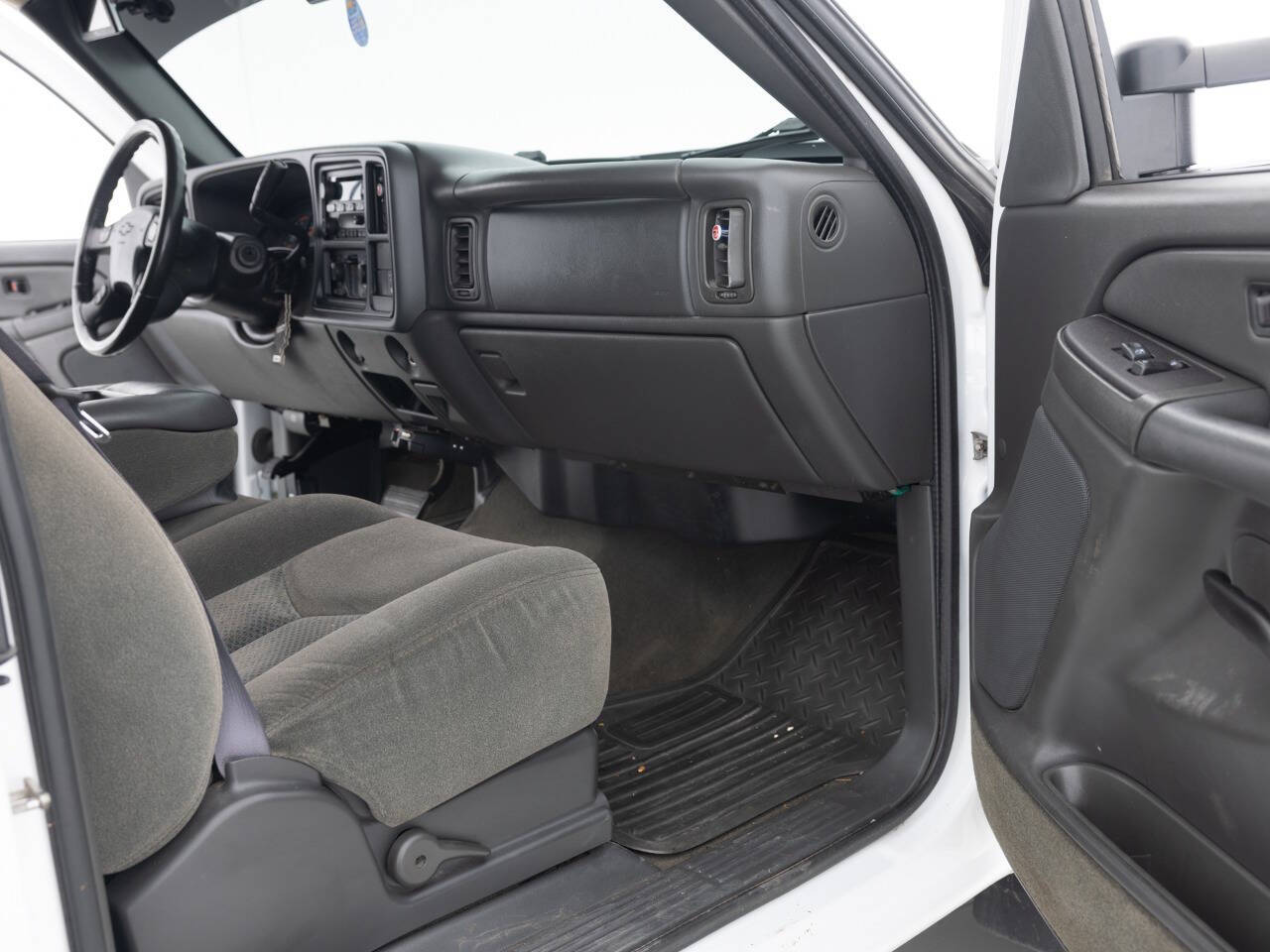 Used Car 2005 Chevrolet Silverado 2500hd  Lt 4dr Extended Cab 4wd Sb For Sale Under $20,000 In Coal City, Illinois