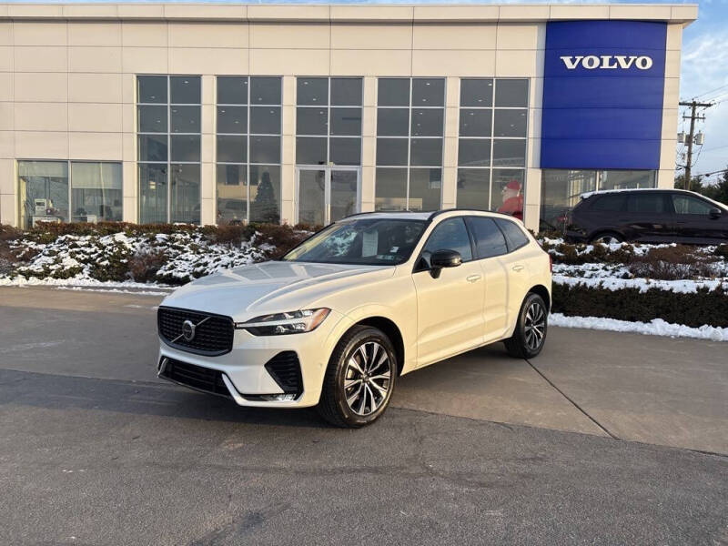 2025 Volvo XC60 B5 Plus Dark Theme