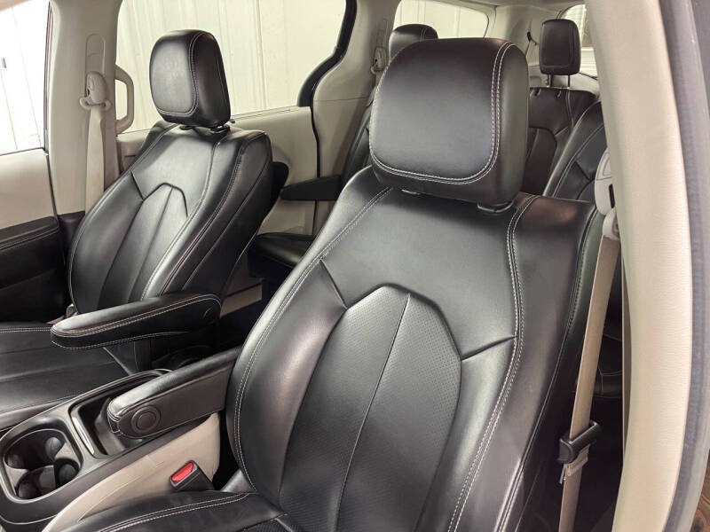 2021 Chrysler Voyager LXi