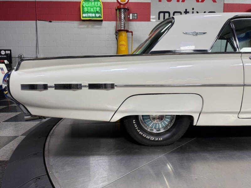 1962 Ford Thunderbird