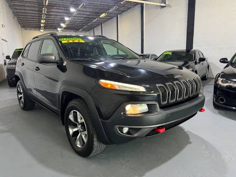 2015 Jeep Cherokee for sale at Lamberti Auto Collection in Plantation FL