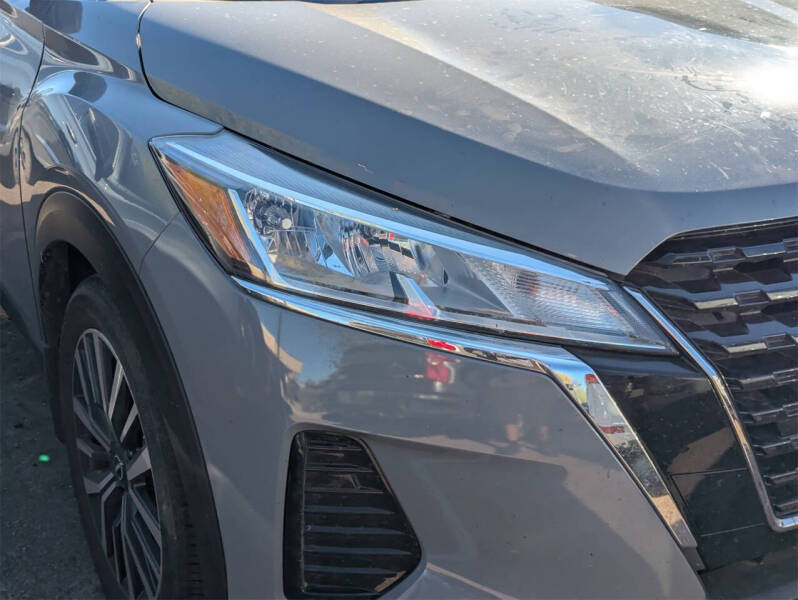 2022 Nissan Kicks SV