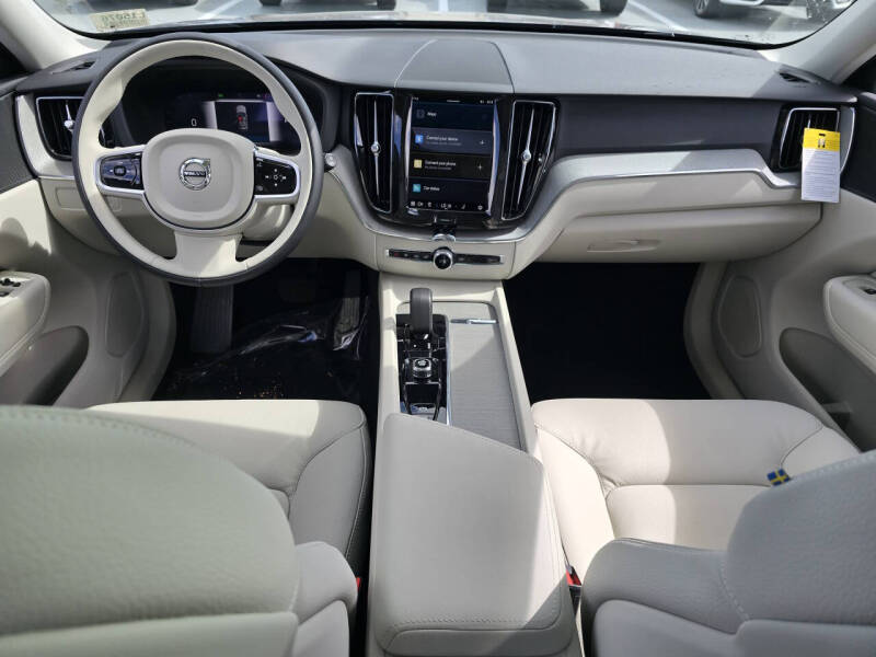 2025 Volvo XC60 T8 Plus Dark Theme