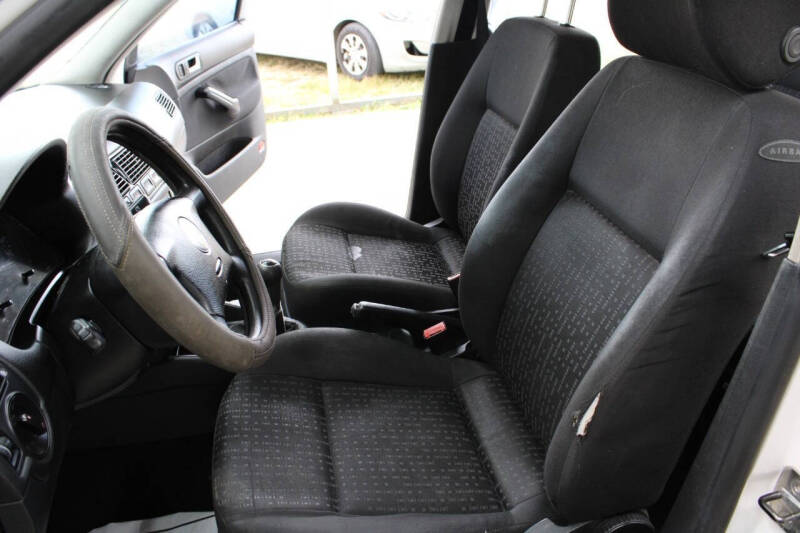 2004 Volkswagen Golf GL