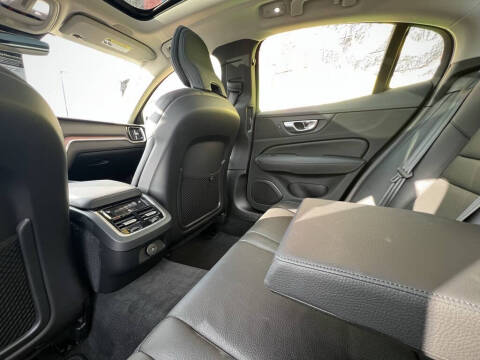 2023 Volvo S60 B5 Ultimate Bright Theme