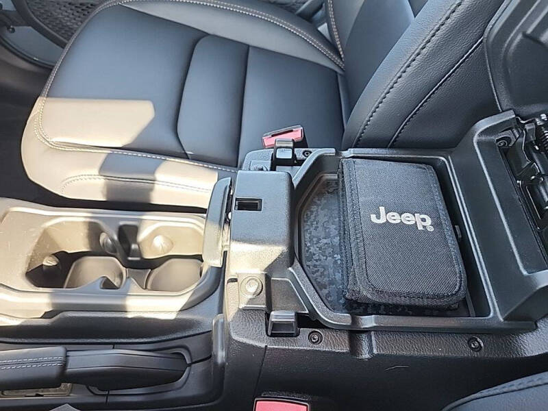 2025 Jeep Gladiator High Tide