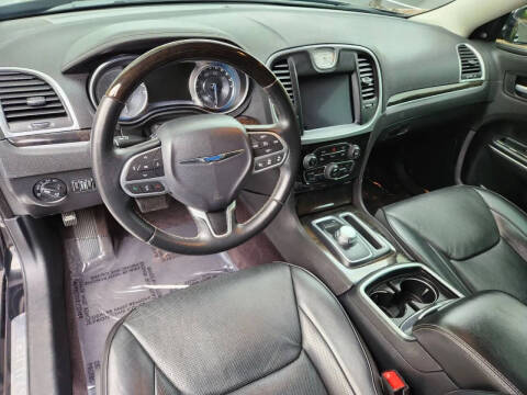 2017 Chrysler 300 C