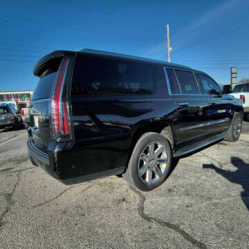 2018 Cadillac Escalade ESV Luxury