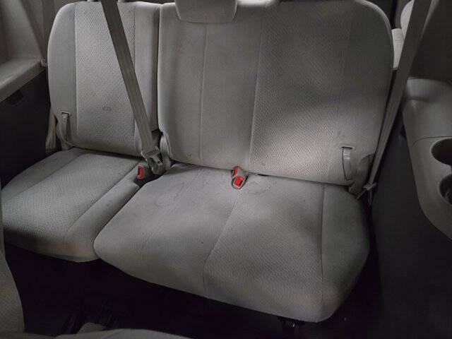 2012 Toyota Sienna LE 8-Passenger