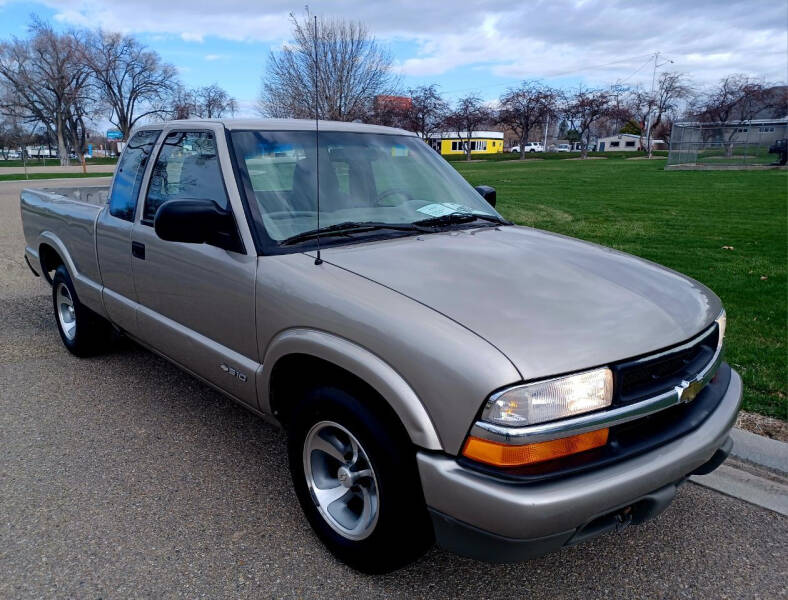 2001 Chevrolet S-10 for sale at Rocky Mountain Wholesale Auto in Nampa ID