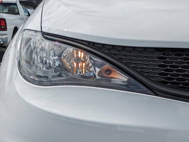 2026 Chrysler Voyager LX