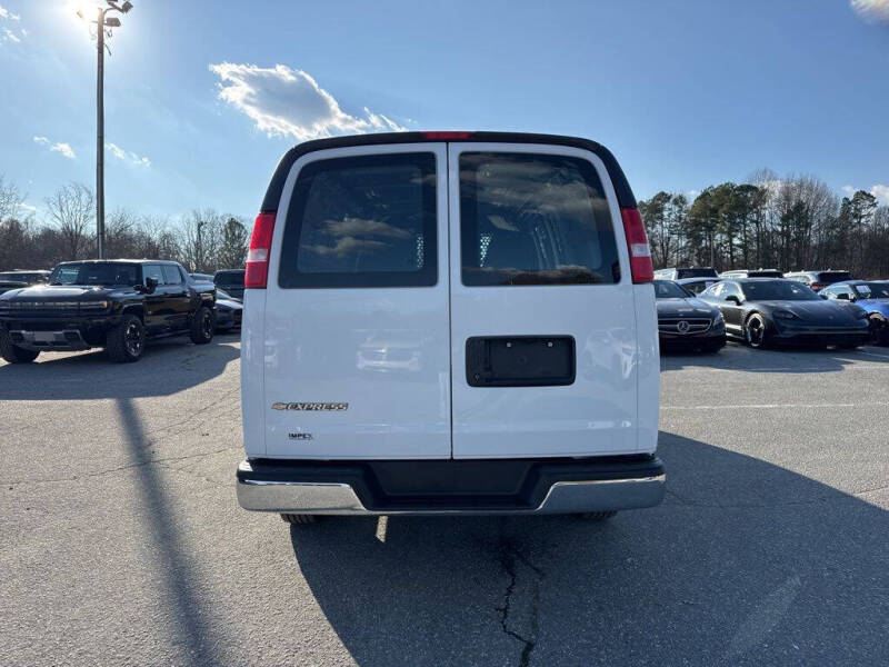 2024 Chevrolet Express 2500