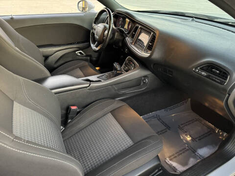 2020 Dodge Challenger SXT