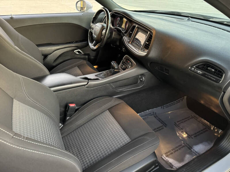 2020 Dodge Challenger SXT