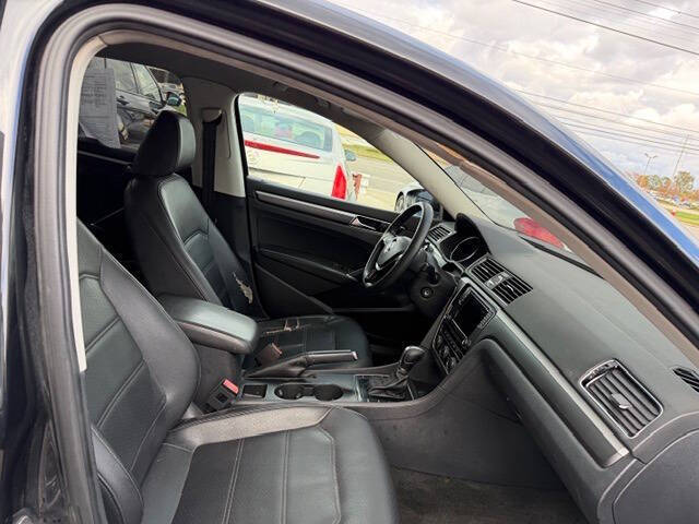 2017 Volkswagen Passat 1.8T R-Line