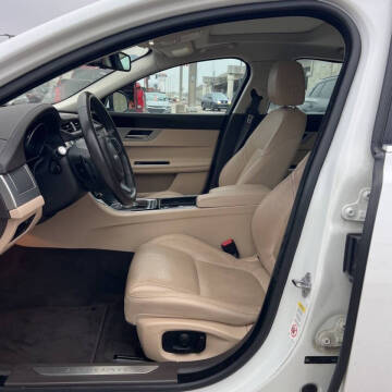 2016 Jaguar XF 35t Prestige