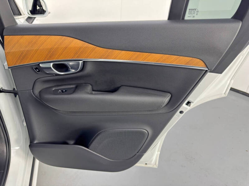 2022 Volvo XC90 Recharge T8 Inscription Expression 6P