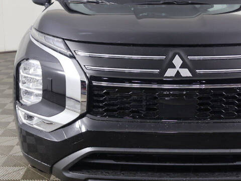 2026 Mitsubishi Outlander ES