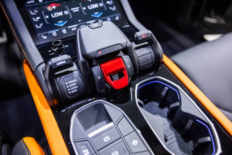 2025 Lamborghini Urus SE