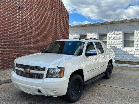 2013 Chevrolet Avalanche for sale at Carlot Auto Sale in Fredericksburg VA