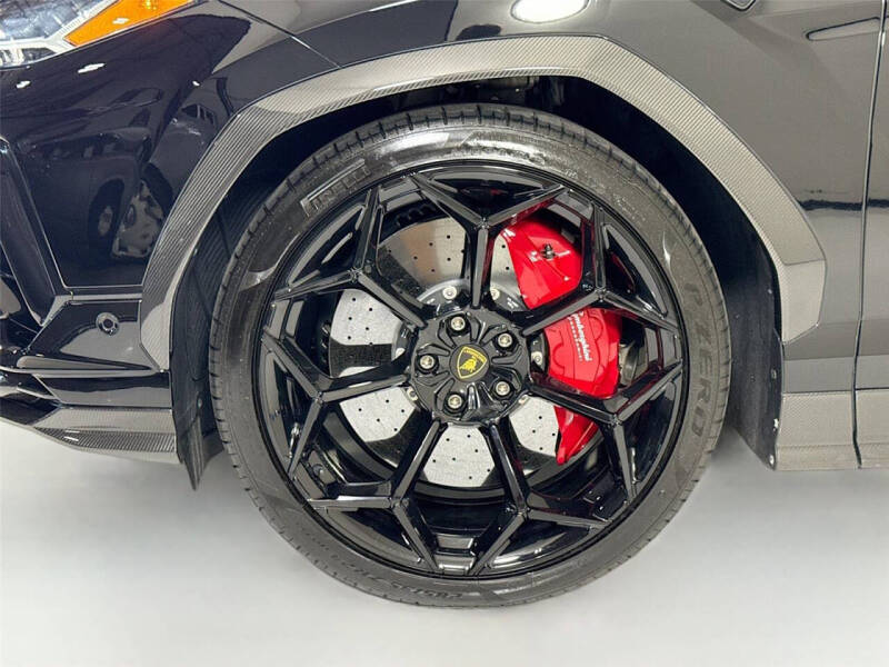 2023 Lamborghini Urus Performante