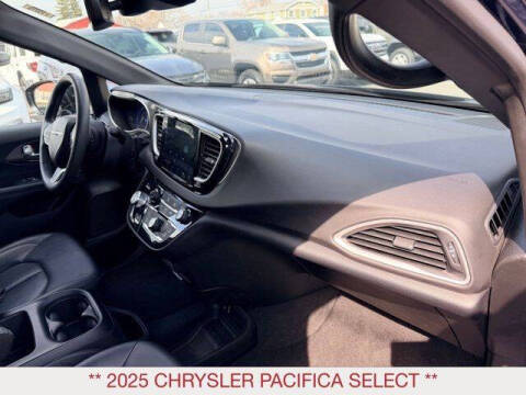 2025 Chrysler Pacifica Select