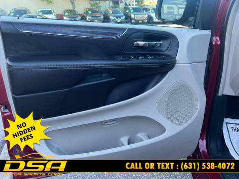 2013 Chrysler Town and Country Touring