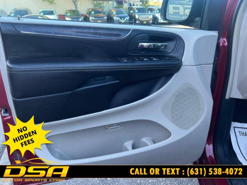 2013 Chrysler Town and Country Touring