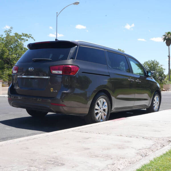 2017 Kia Sedona LX