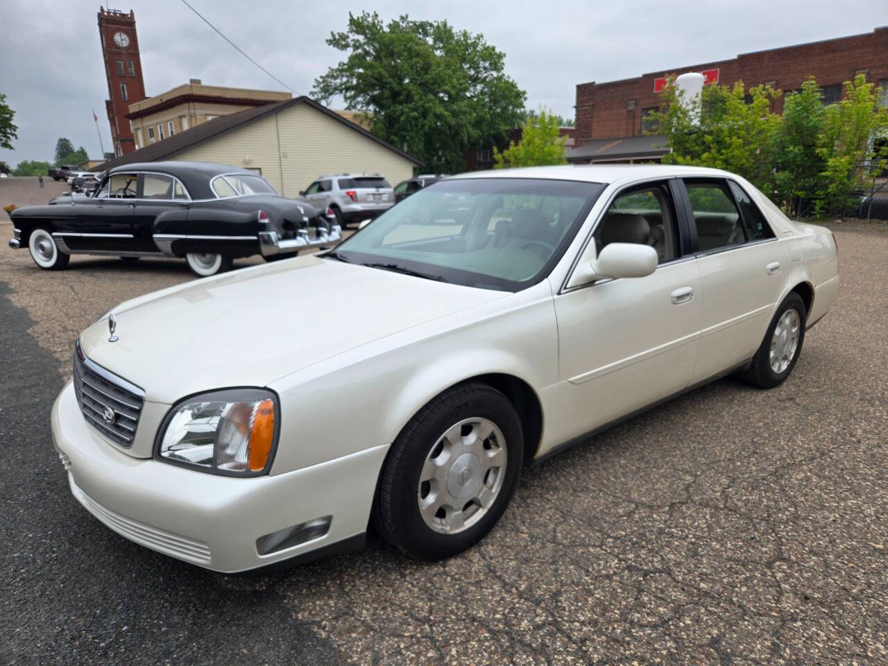 2002 Cadillac DeVille 1