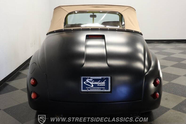 1946 Ford Deluxe