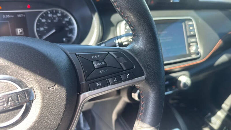 2020 Nissan Kicks SR