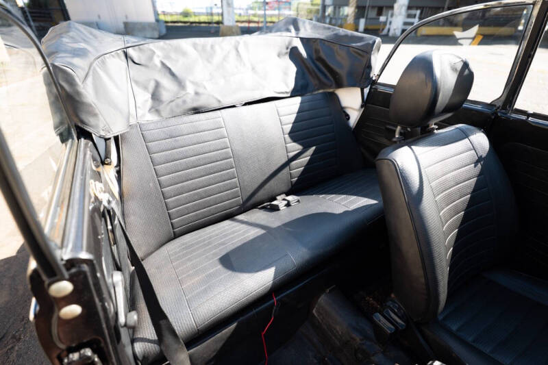 1977 Volkswagen Super Beetle