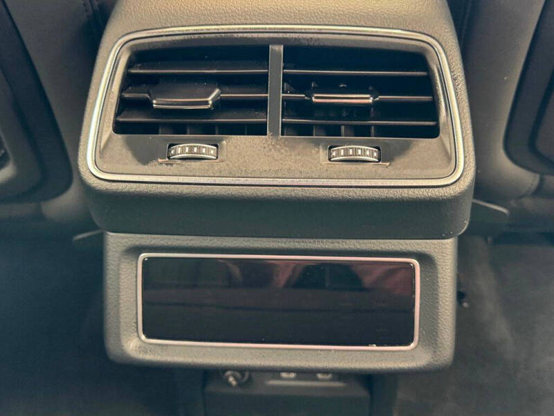 2021 Audi e-tron quattro Premium