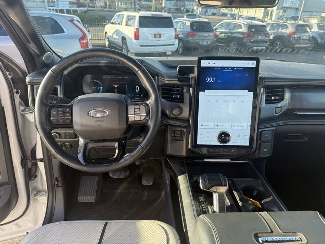 2022 Ford F-150 Lightning Platinum