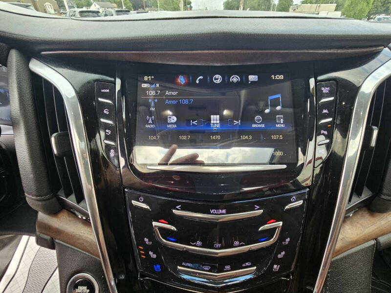 2017 Cadillac Escalade Luxury