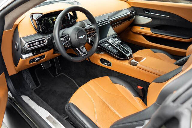 2025 Aston Martin Vantage