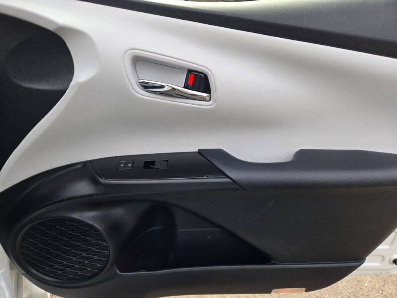 2019 Toyota Prius LE AWD-e